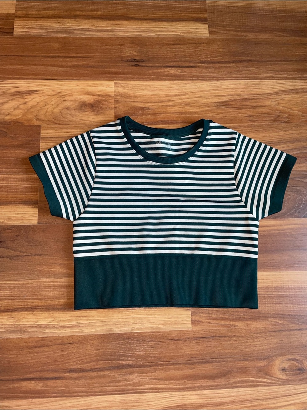 OFFLINE By Aerie Sidewalk Seamless Striped Cropped T-Shirt Size Small